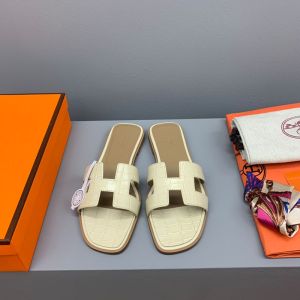 Hermes Oran Slides Women Crocodile Leather In Lemon