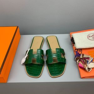 Hermes Oran Slides Women Crocodile Leather In Military Green